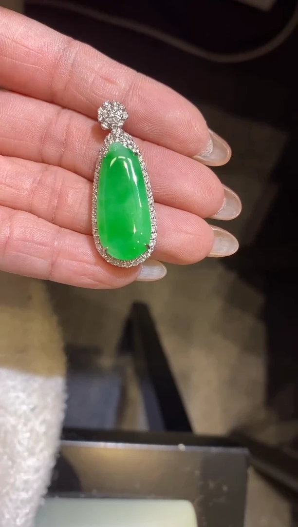 吊坠(不含链)18K金镶嵌翡翠福瓜