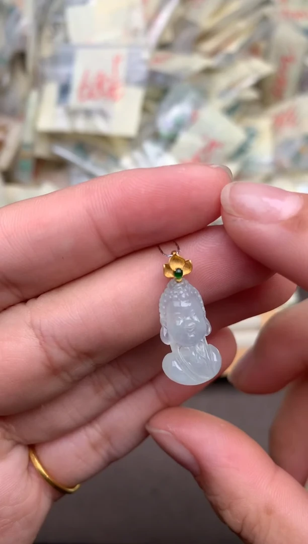 翡翠挂件18K金镶嵌  —