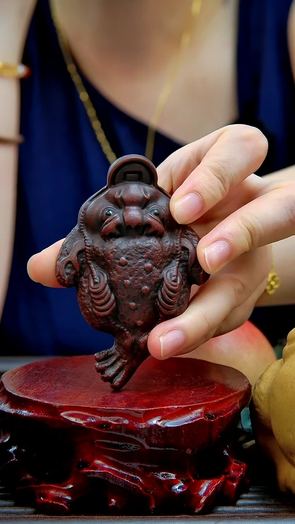 宜兴紫砂手工金蟾