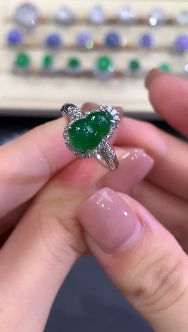 18K金镶嵌戒指翡翠a172