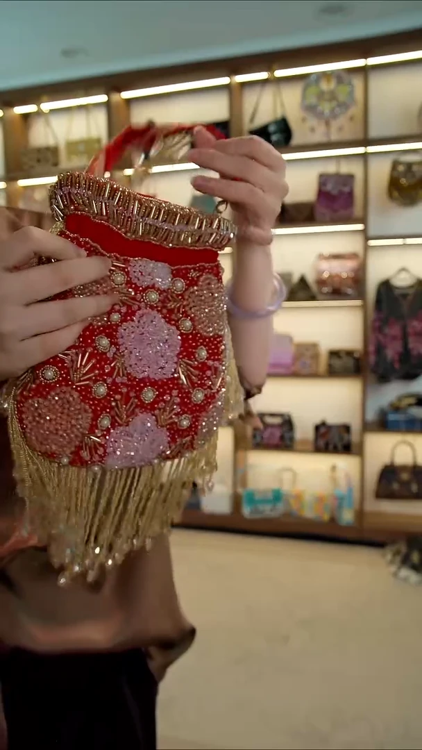 织物47百格汇手工串珠包