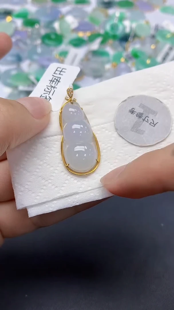 翡翠18K金镶嵌颈饰天然缅甸a货翡翠