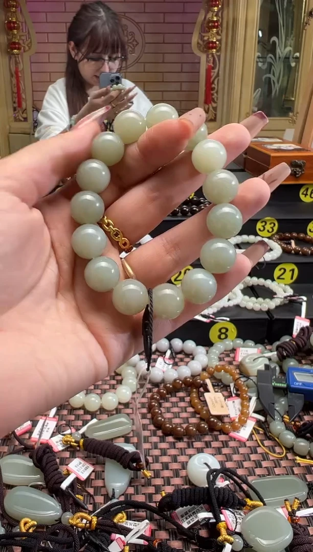 【闪购商品】和田玉手串未镶嵌且末料青白玉卡14手串