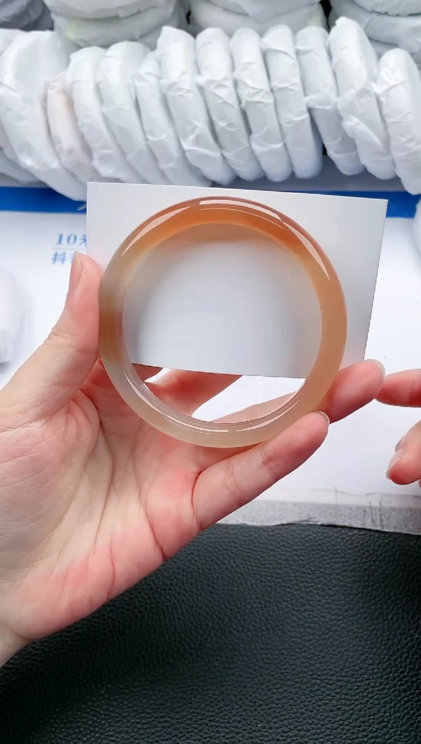 【闪购商品】石英质玉手镯未镶嵌K643