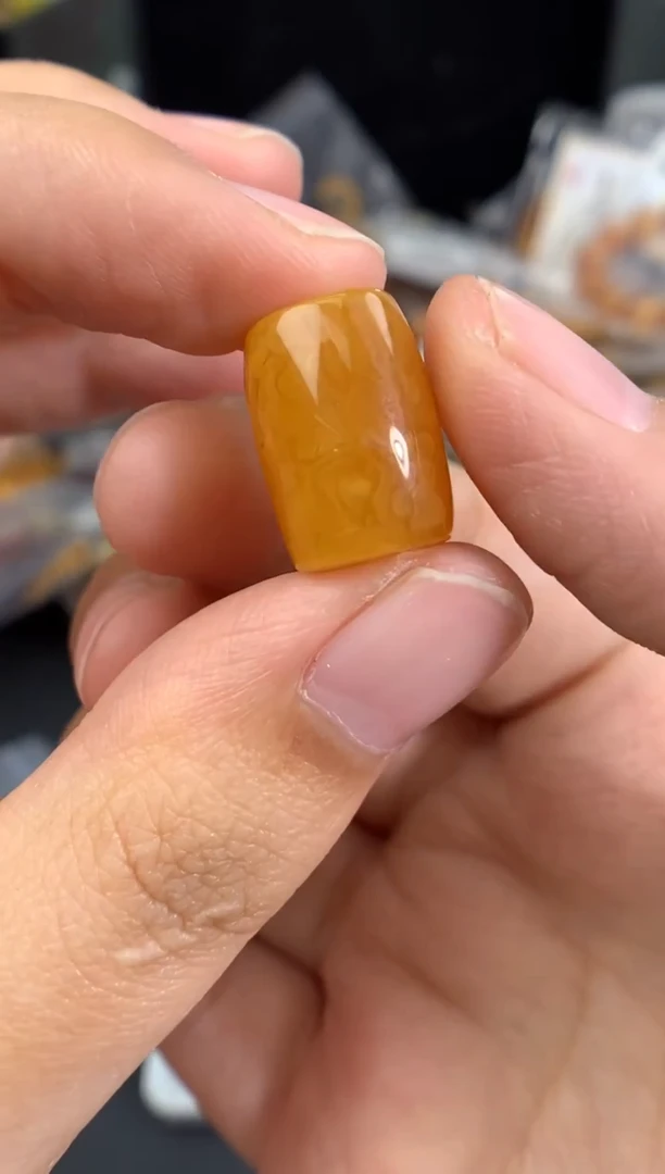 蜜蜡未镶嵌珠宝奇石1