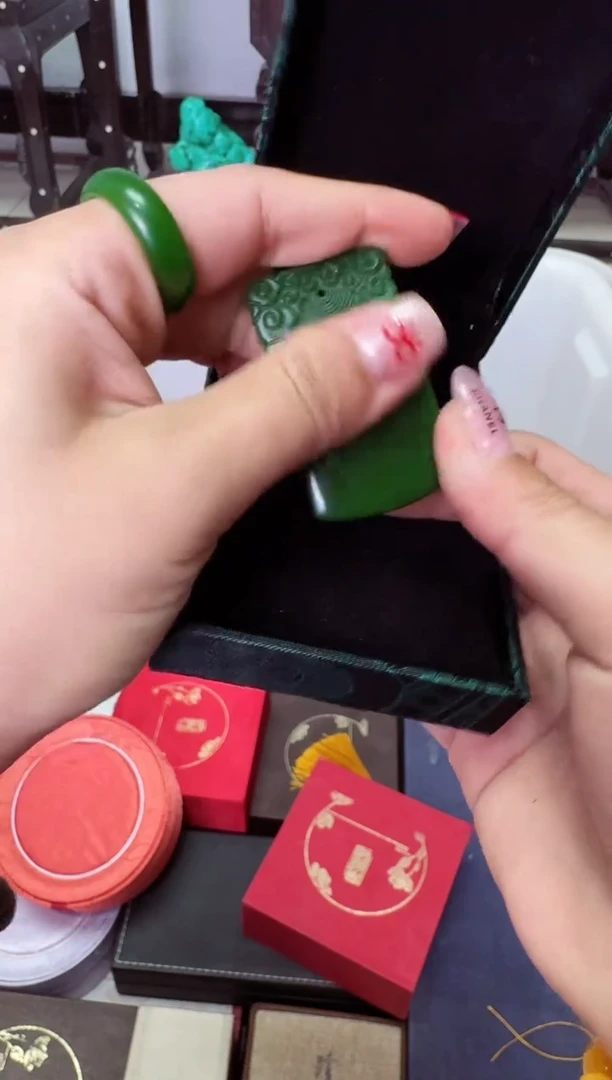 【闪购商品】和田玉（碧玉）颈饰未镶嵌老板娘推荐------------