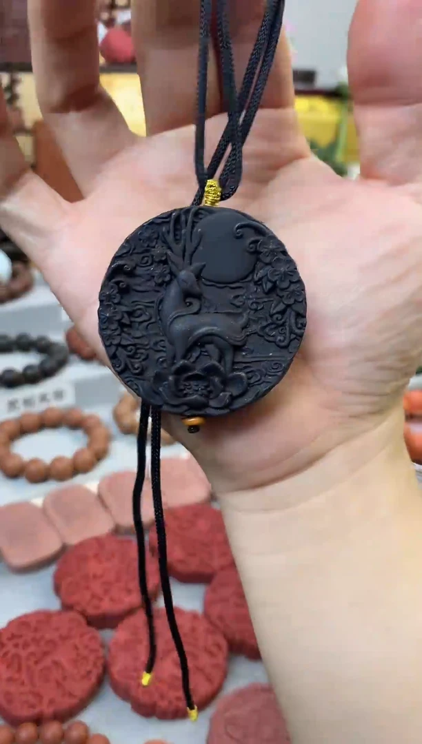 泥塑内府龙涎合香牌一路生花