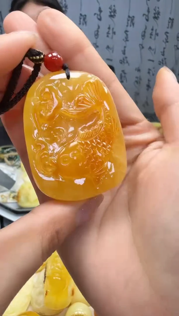裸石琥珀未镶嵌如图