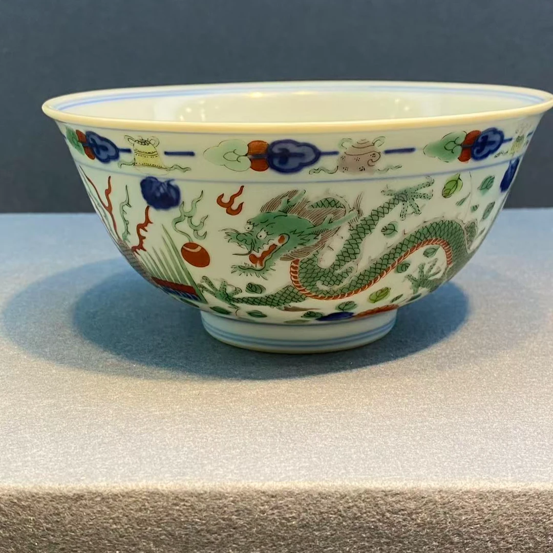 五彩龙凤纹碗 品相两条冲线底部开片