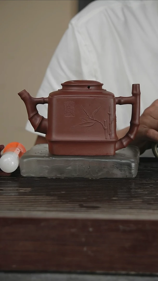 茶壶紫砂太**明带证480CC