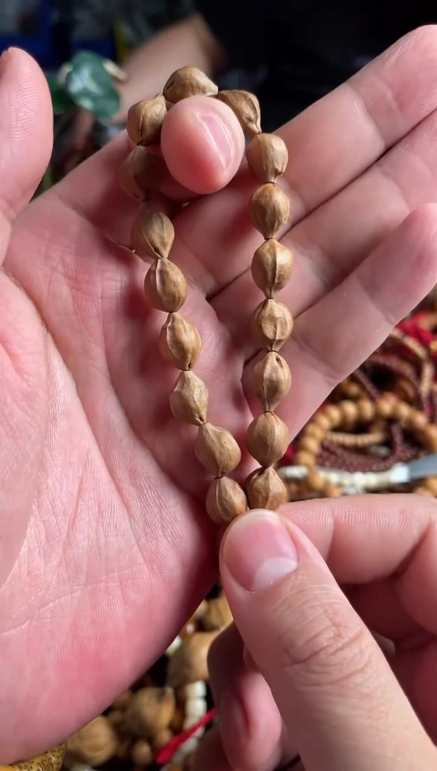 橄榄核吊坠王胖子文玩工作室铁核1.1左右