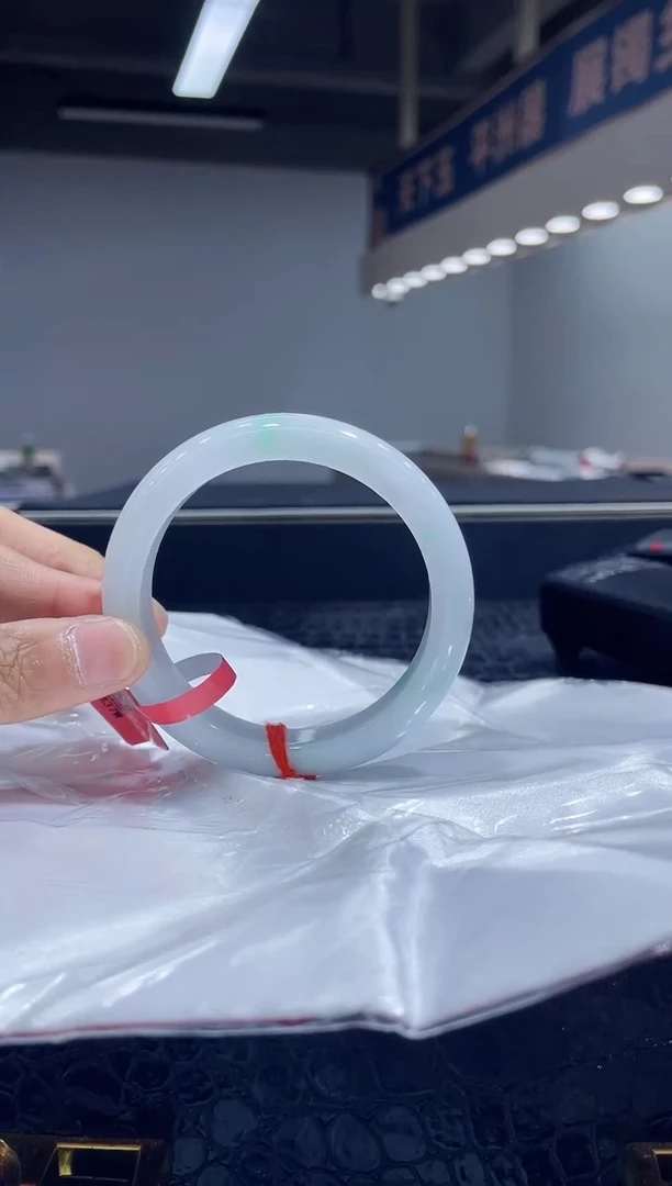 未镶嵌手镯翡翠4