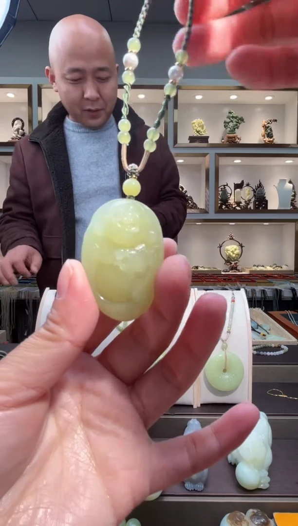 颈饰未镶嵌和田玉苏