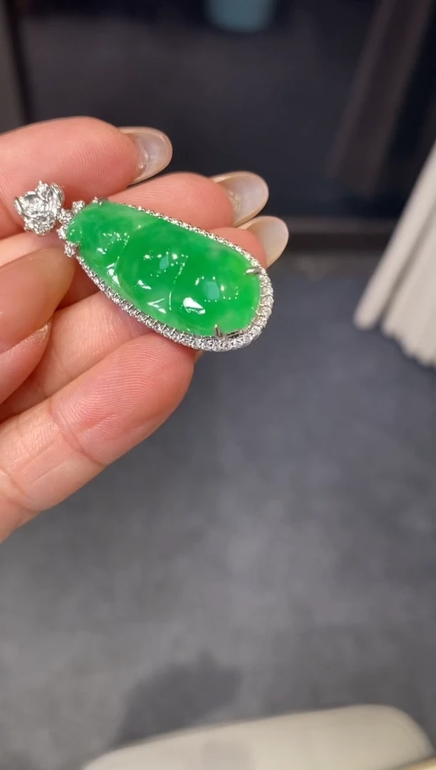 翡翠18K金镶嵌吊坠(不含链)福豆