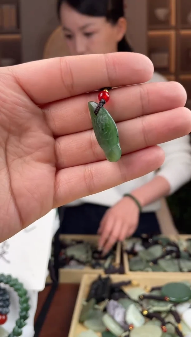 颈饰未镶嵌和田玉拍一发一，多样性发货