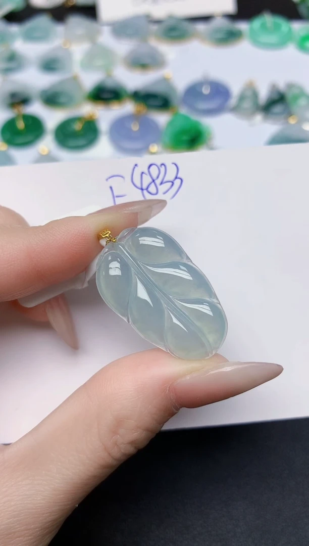 颈饰18K金镶嵌翡翠天然缅甸A货翡翠百元以上9元证书费自理