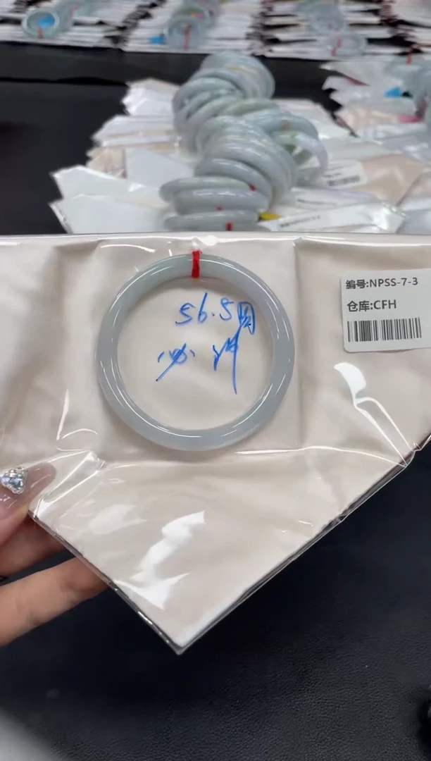 未镶嵌手镯翡翠翡翠手镯