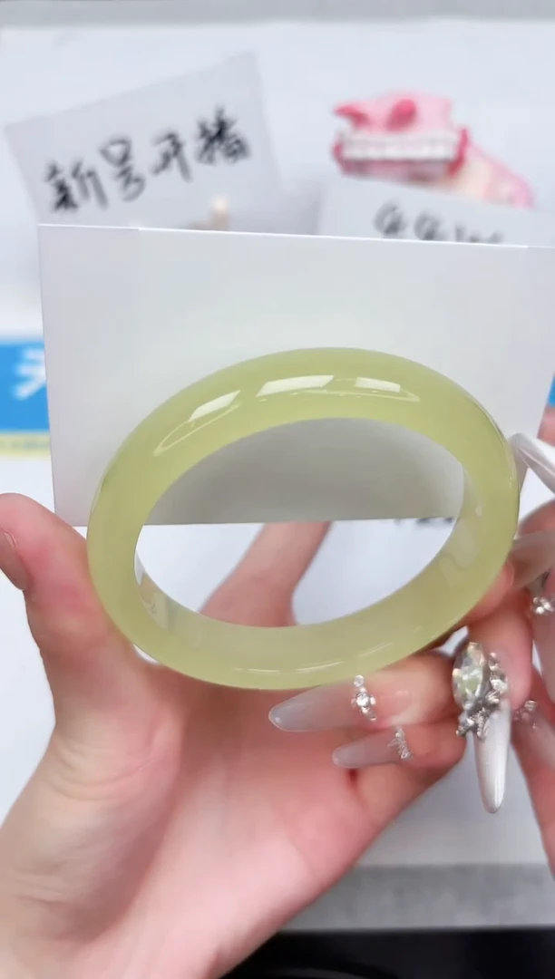 石英质玉手镯未镶嵌342-61