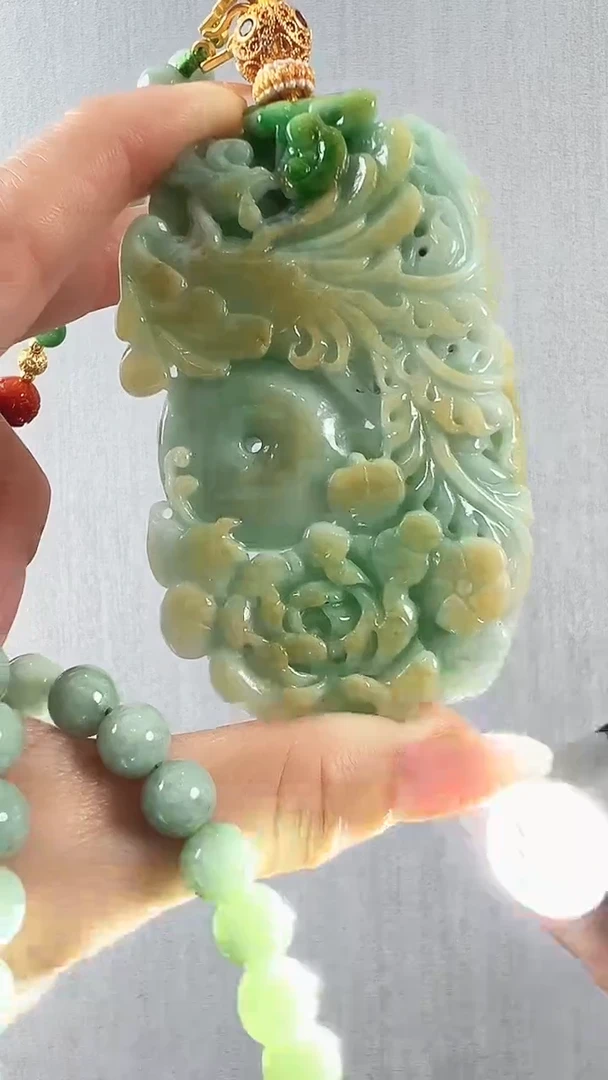 颈饰未镶嵌翡翠凤穿牡丹