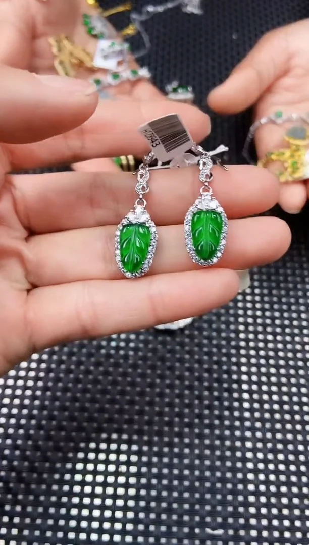 【闪购商品】翡翠未镶嵌耳饰1111111111