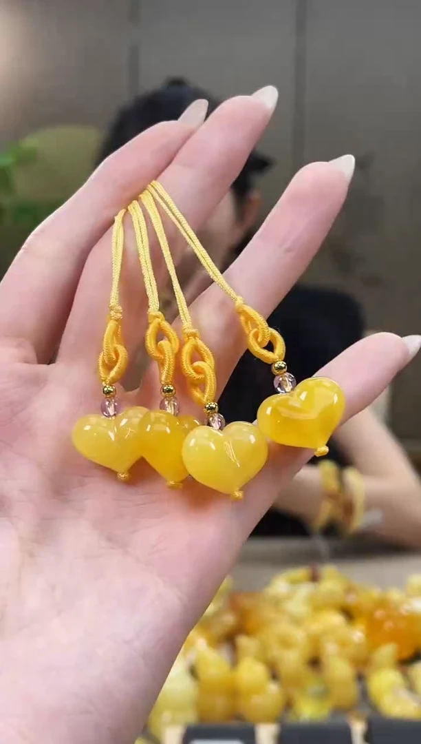 未镶嵌琥珀裸石多样性发货发其一J j26