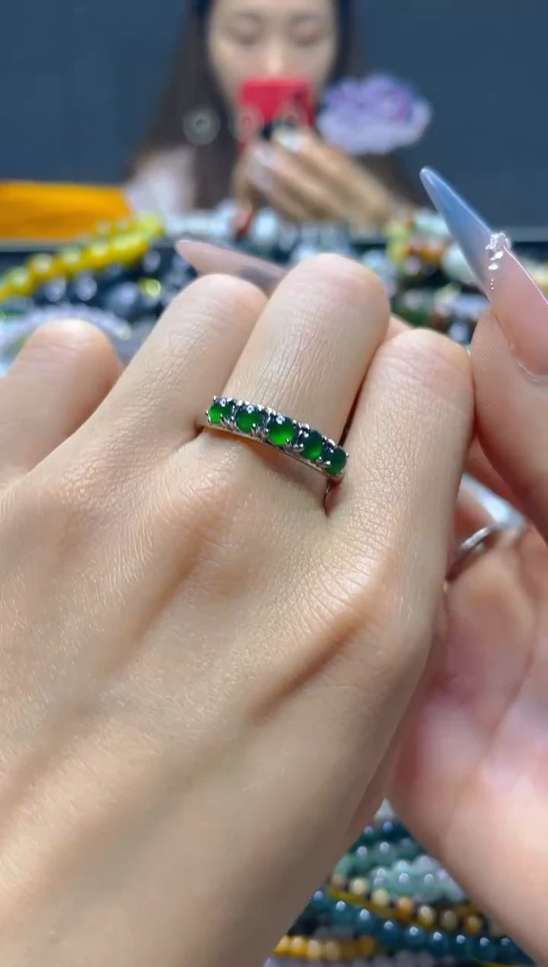 颈饰未镶嵌翡翠/C/翡翠A货，一件也是批发价