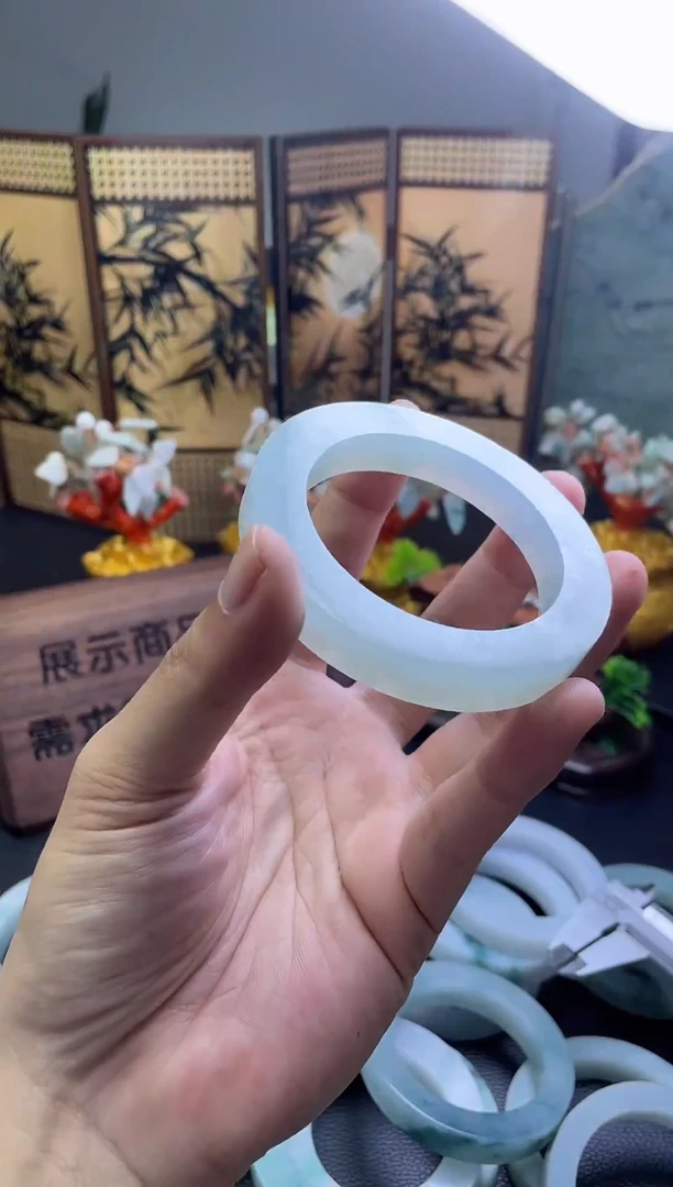 【闪购商品】定制翡翠手镯未镶嵌手镯