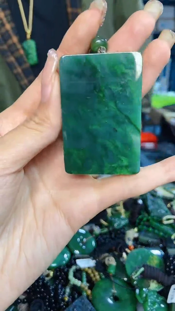 未镶嵌和田玉挂件1