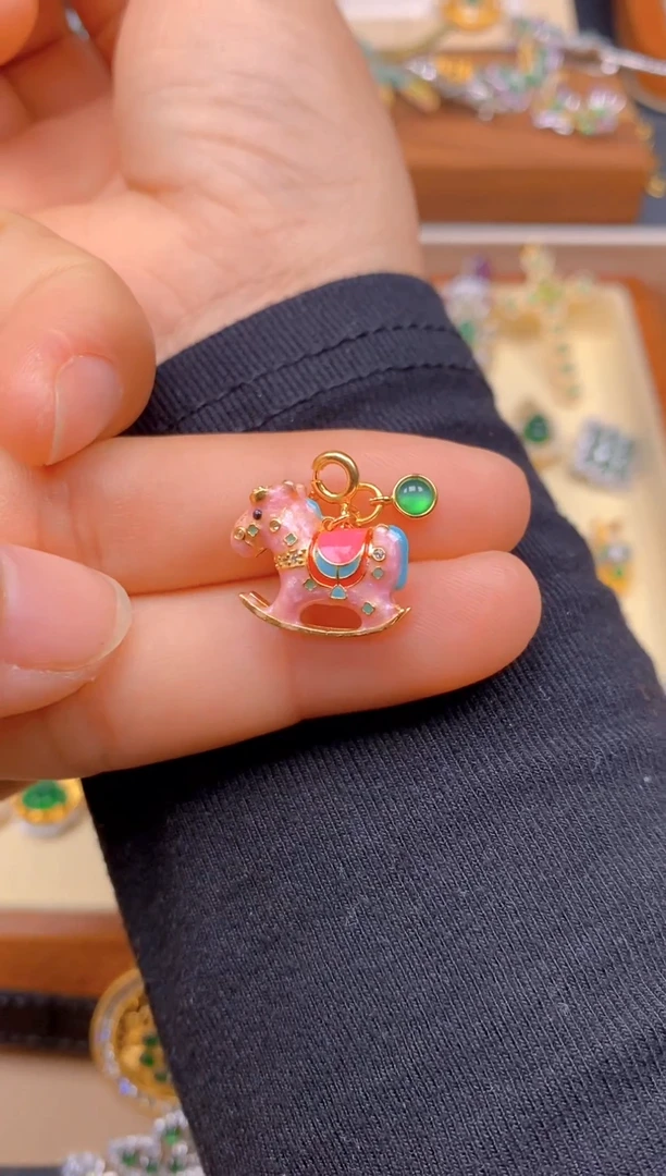 【闪购商品】翡翠吊坠(不含链)银S925镶嵌粉色木马