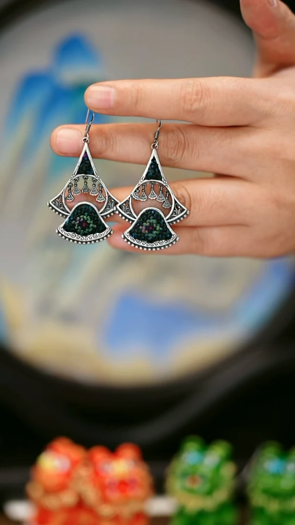 织绣54黔东南苗族刺绣