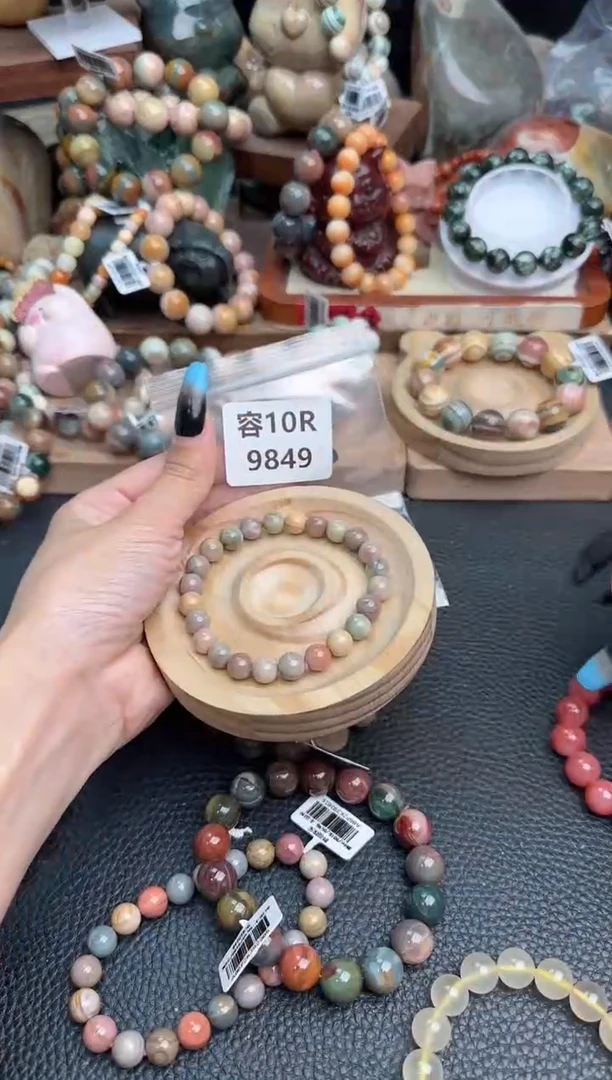 【闪购商品】石英质玉未镶嵌手链10R9849