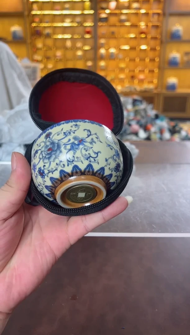 瓷片青花黄汝铜钱杯带包