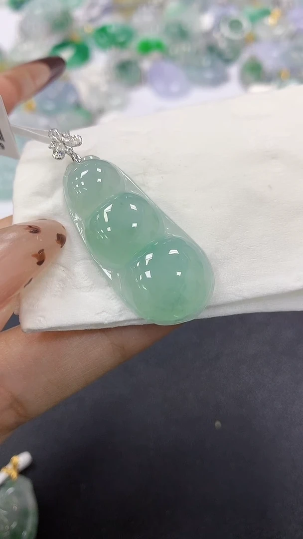 颈饰18K金镶嵌翡翠a货假一赔三支持复检百元上9元证书费自理