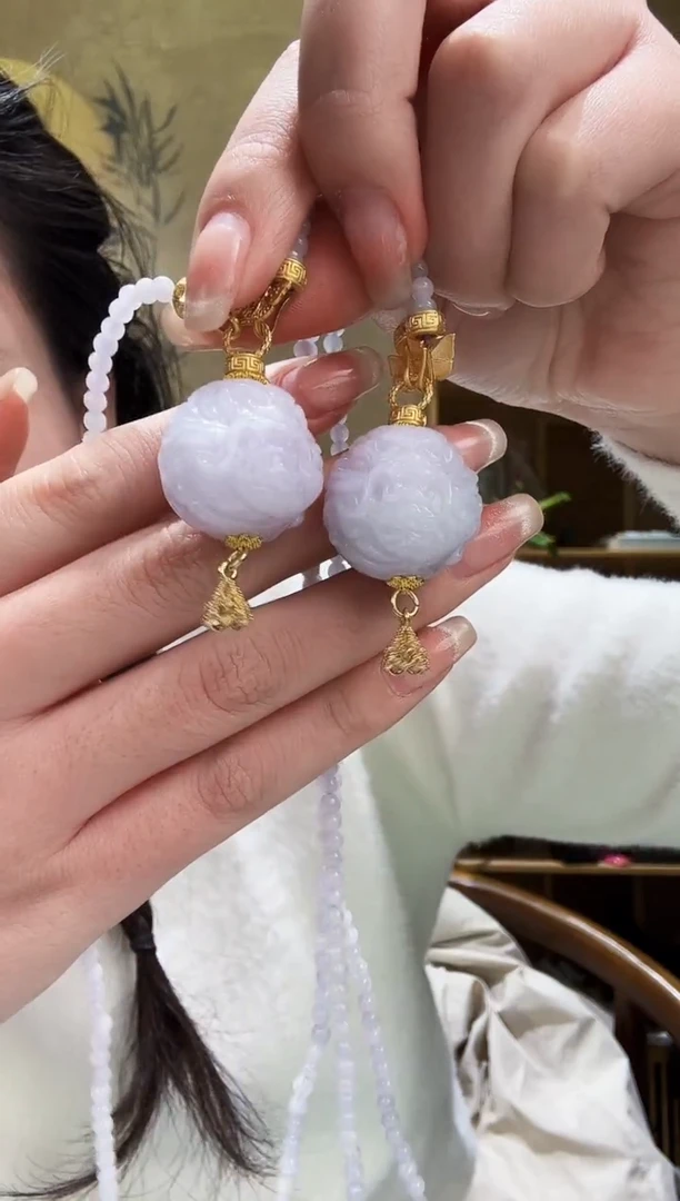 颈饰未镶嵌翡翠多样发其一个