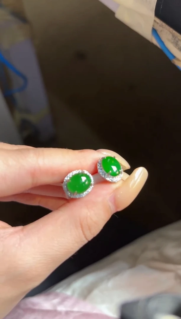 翡翠未镶嵌颈饰100710694