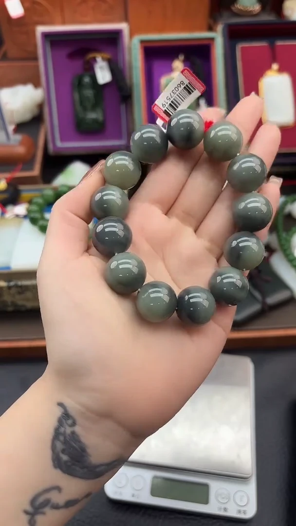 未镶嵌手串和田玉董小姐推荐 多样性发货 拍一发一qh18