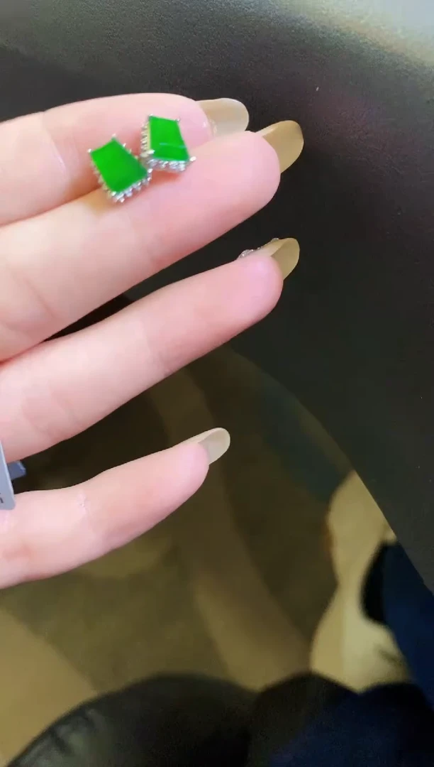 【闪购商品】定制翡翠18K金镶嵌耳饰