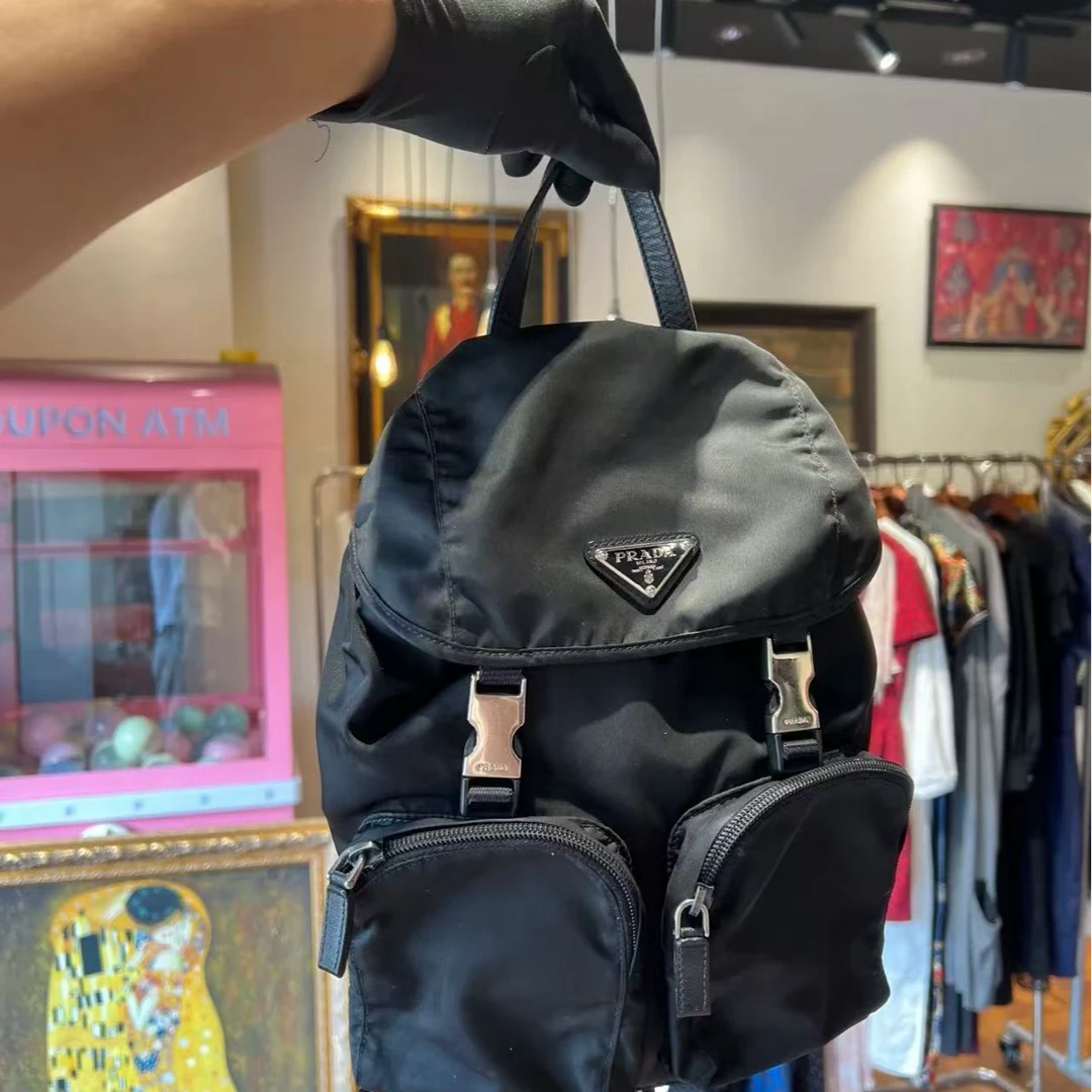 95新 Prada/普拉达 坤球奢选 普拉达尼龙双肩包