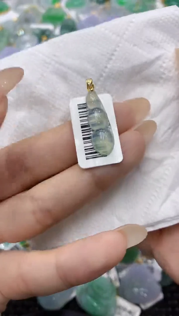 颈饰18K金镶嵌翡翠1111111111111
