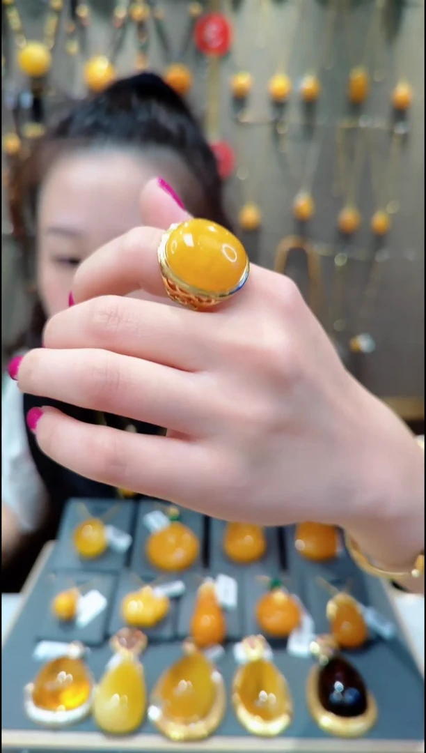 【闪购商品】蜜蜡戒指银S925镀金镶嵌B072蜜蜡戒指