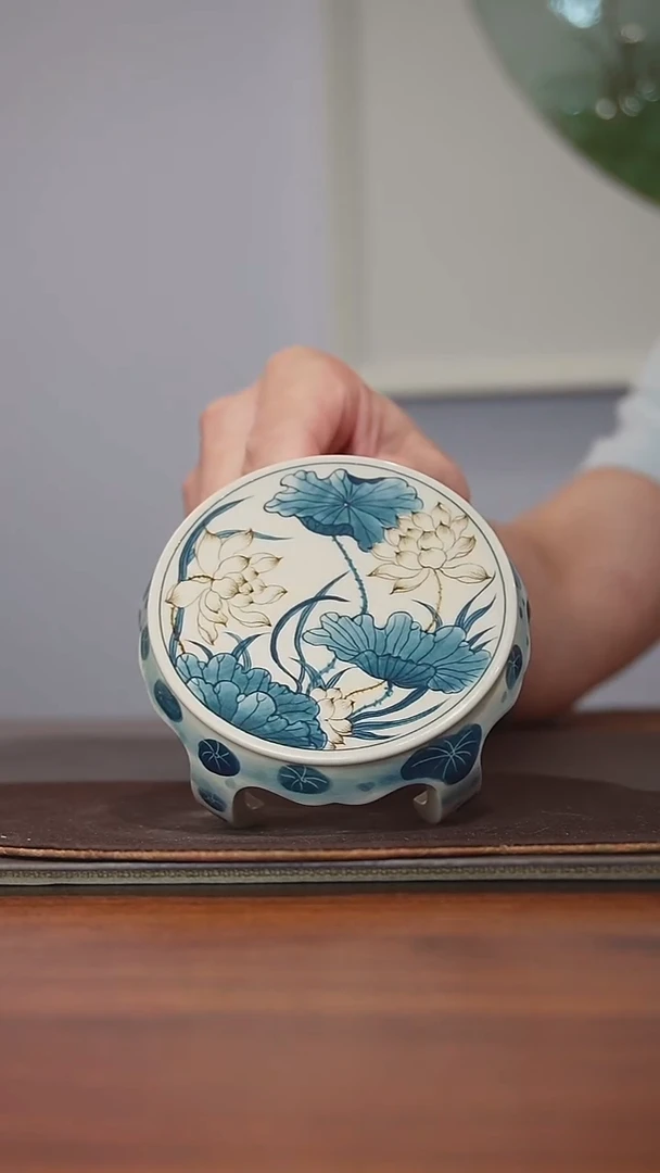 青花釉里金 水墨荷塘 盖置