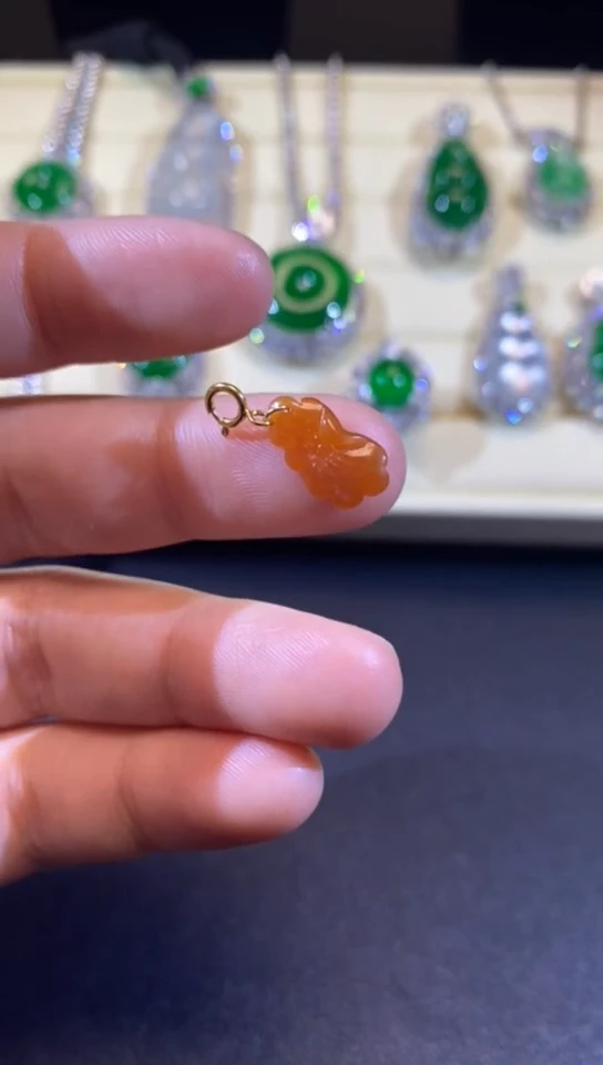 【闪购商品】翡翠吊坠(赠链)18K金镶嵌缅甸天然A货翡翠