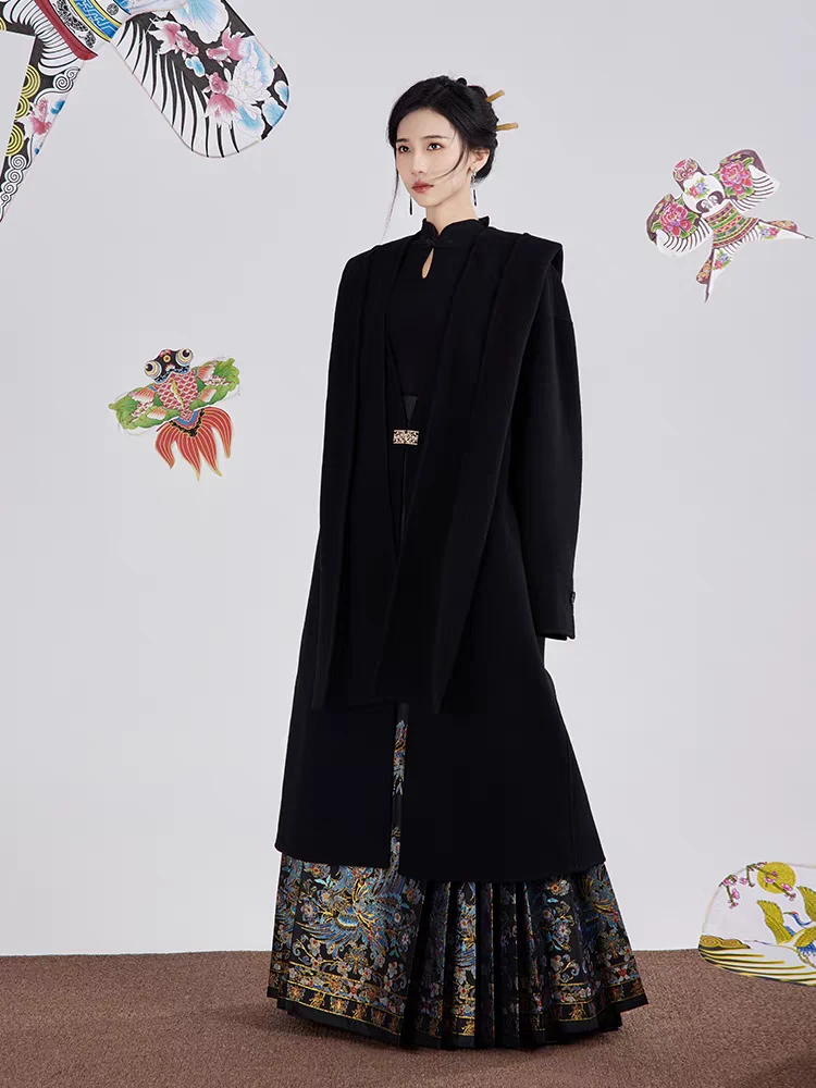 新中式国风汉服半身裙女秋冬款新款拜年服藏蓝色日常可穿马面裙