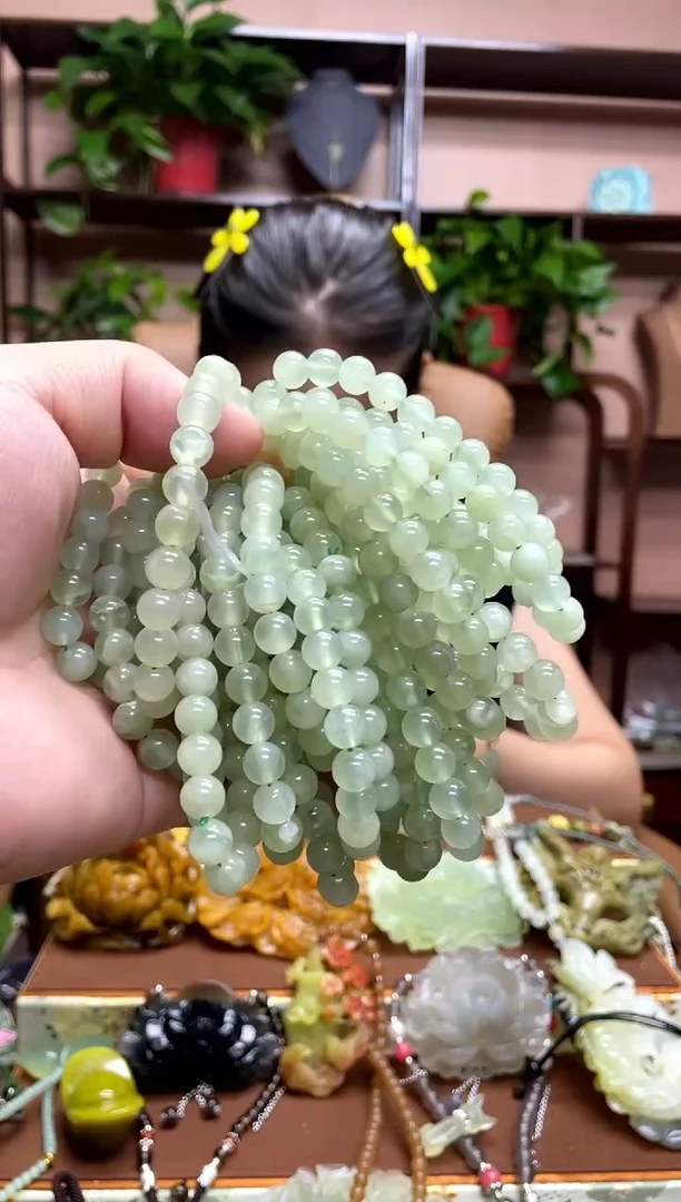 未镶嵌岫玉手串多样性发货发其中之一