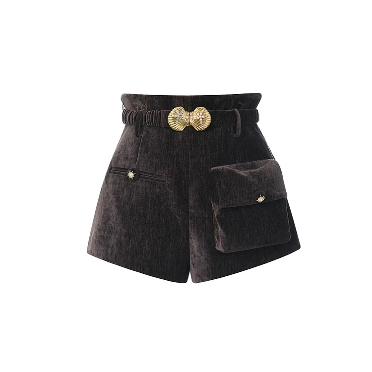 LeFame/拉飞姆2025年春金属贝壳扣立体口袋高腰短裤LF25C41SP042