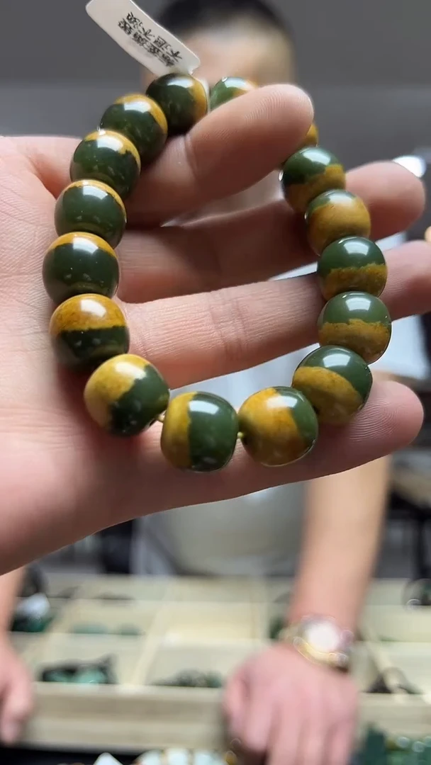 未镶嵌手链透闪石质玉老型-多样性发货其中发一