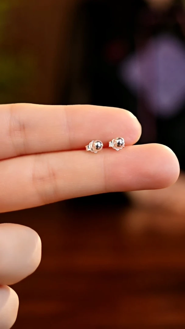 刺绣私人定制苗族手工银豆耳钉