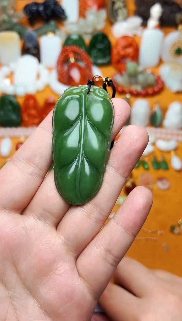 【闪购商品】和田玉颈饰未镶嵌叶子