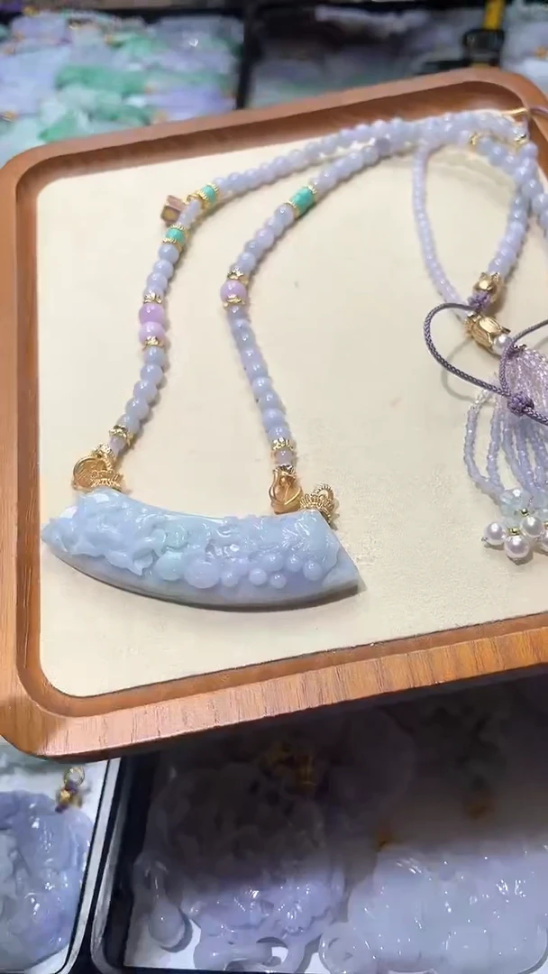 【闪购商品】翡翠颈饰未镶嵌吊坠