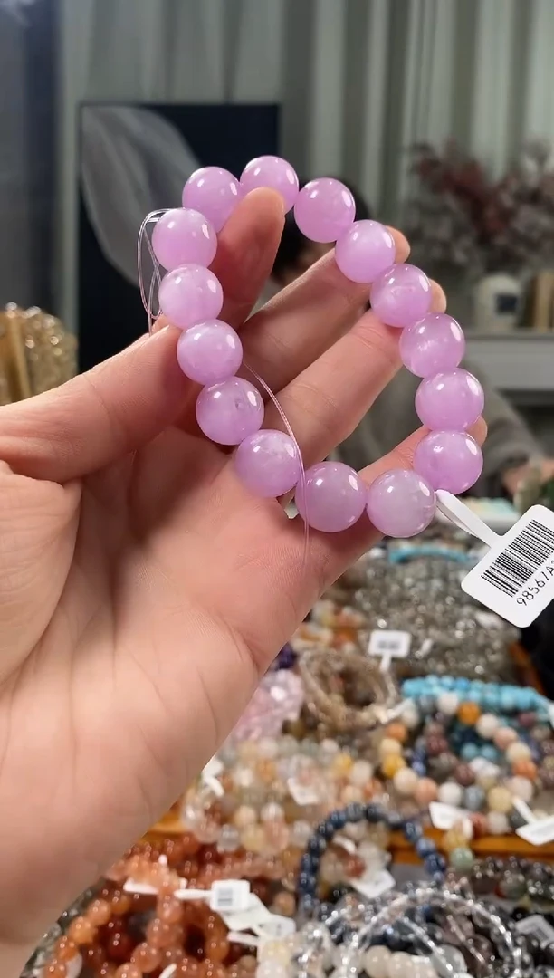 未镶嵌锂辉石无紫锂晖